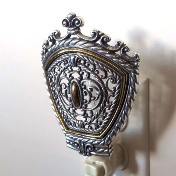 Brighton Royale Regal  Night Light - Picture 4 of 8